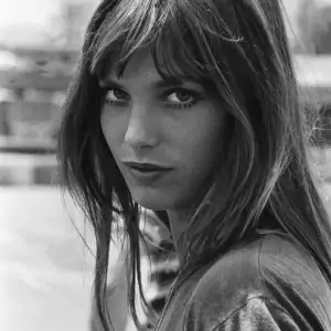 Jane-Birkin-une-beaute-intemporelle-copiee-encore-aujourd-hui_vectorized